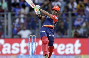 IPL captains who stepped down mid way of the tournament