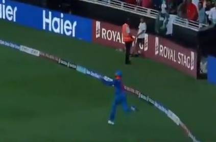 Manish Pandey dismisses Pak captain with a spectacular catch