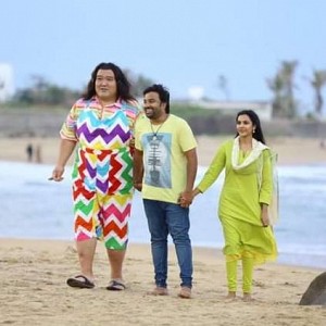 Mirchi Shiva and Priya Anand for Sumo with a real Sumo wrestler