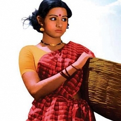 Do you know how much was Sridevi's salary for 16 Vayathinile?