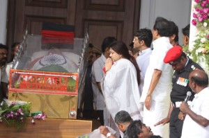 Karunanidhi death: Political leaders and Celebrities pay homage