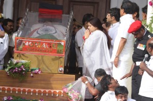 Karunanidhi death: Political leaders and Celebrities pay homage