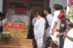 Karunanidhi death: Political leaders and Celebrities pay homage