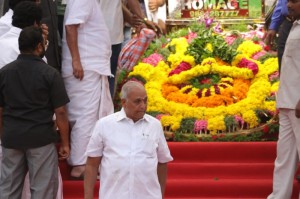 Karunanidhi death: Political leaders and Celebrities pay homage