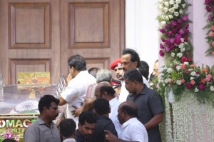 Karunanidhi death: Political leaders and Celebrities pay homage