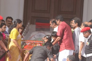 Karunanidhi death: Political leaders and Celebrities pay homage