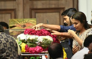 Karunanidhi death: Political leaders and Celebrities pay homage