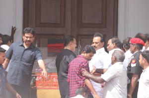 Karunanidhi death: Political leaders and Celebrities pay homage